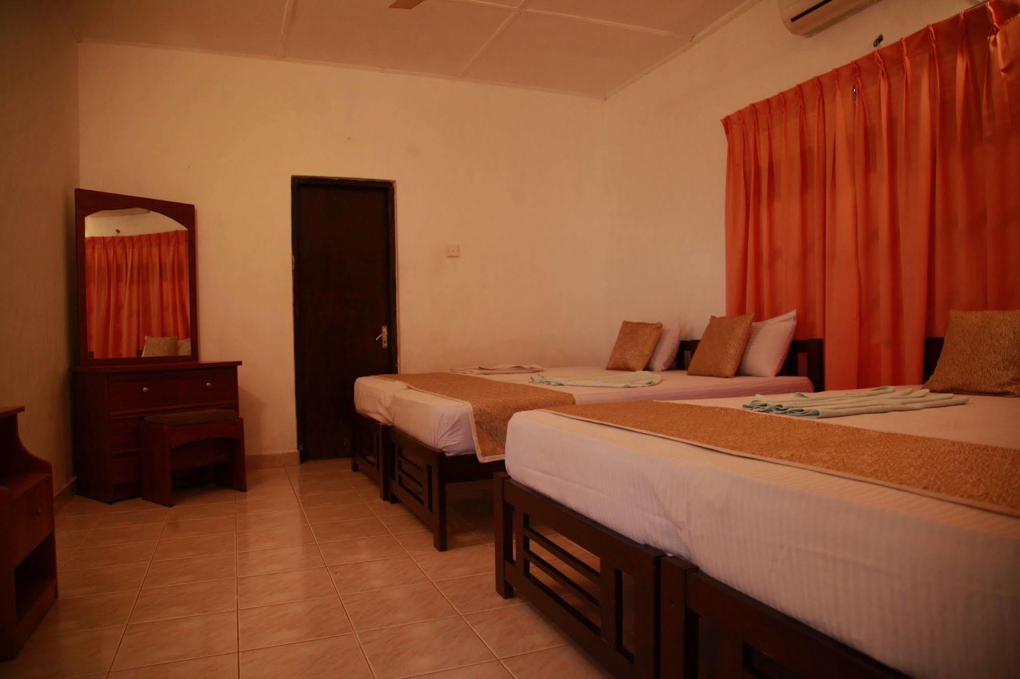 Hotel Cottage Tourist Rest Ponnarankulama Zewnętrze zdjęcie